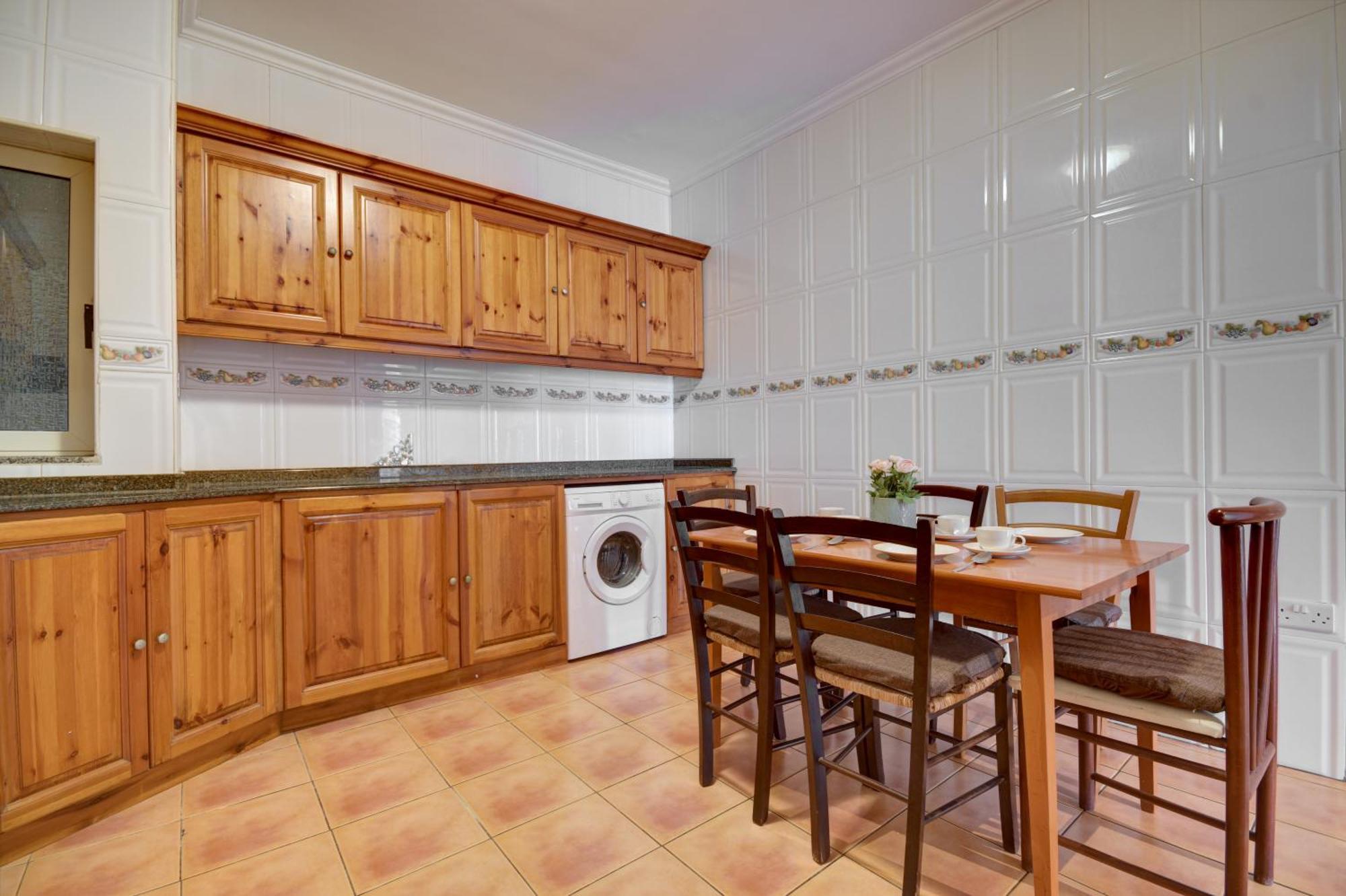 Morina Court - Seaview Apartments And Penthouse In St Julians By Shortletsmalta Saint Julian's Bagian luar foto