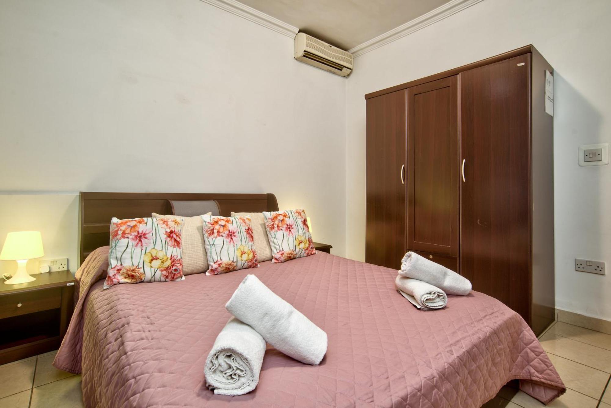 Morina Court - Seaview Apartments And Penthouse In St Julians By Shortletsmalta Saint Julian's Bagian luar foto